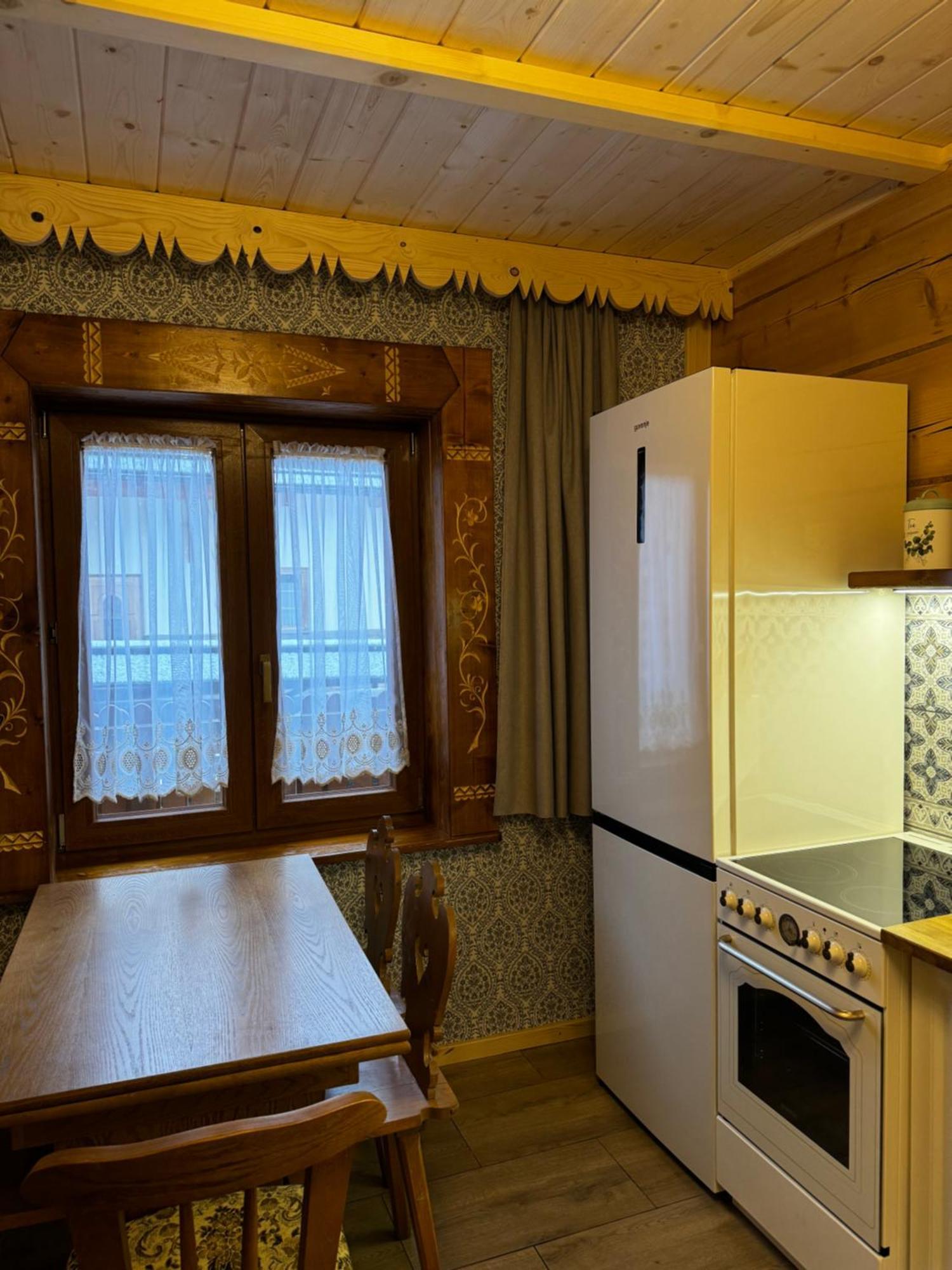 Pokoje I Apartamenty Regionalny Styl Ul Bachledy 20 ザコパネ エクステリア 写真